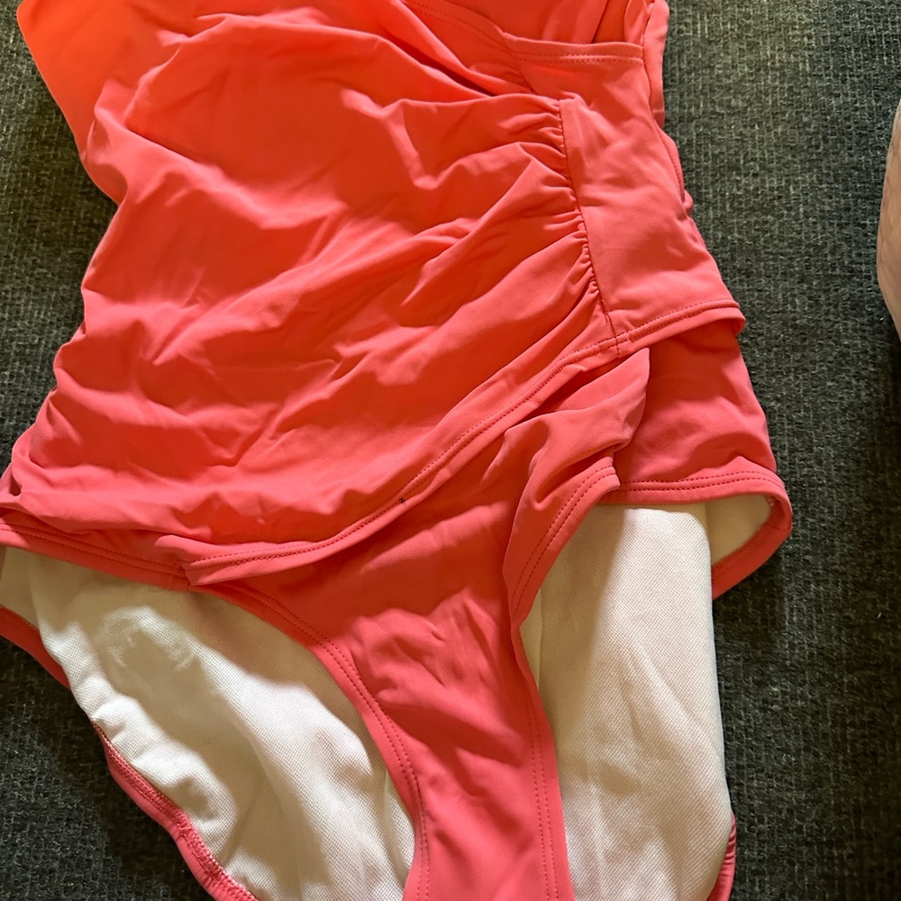 Swimsuit - Picture 2 of 5